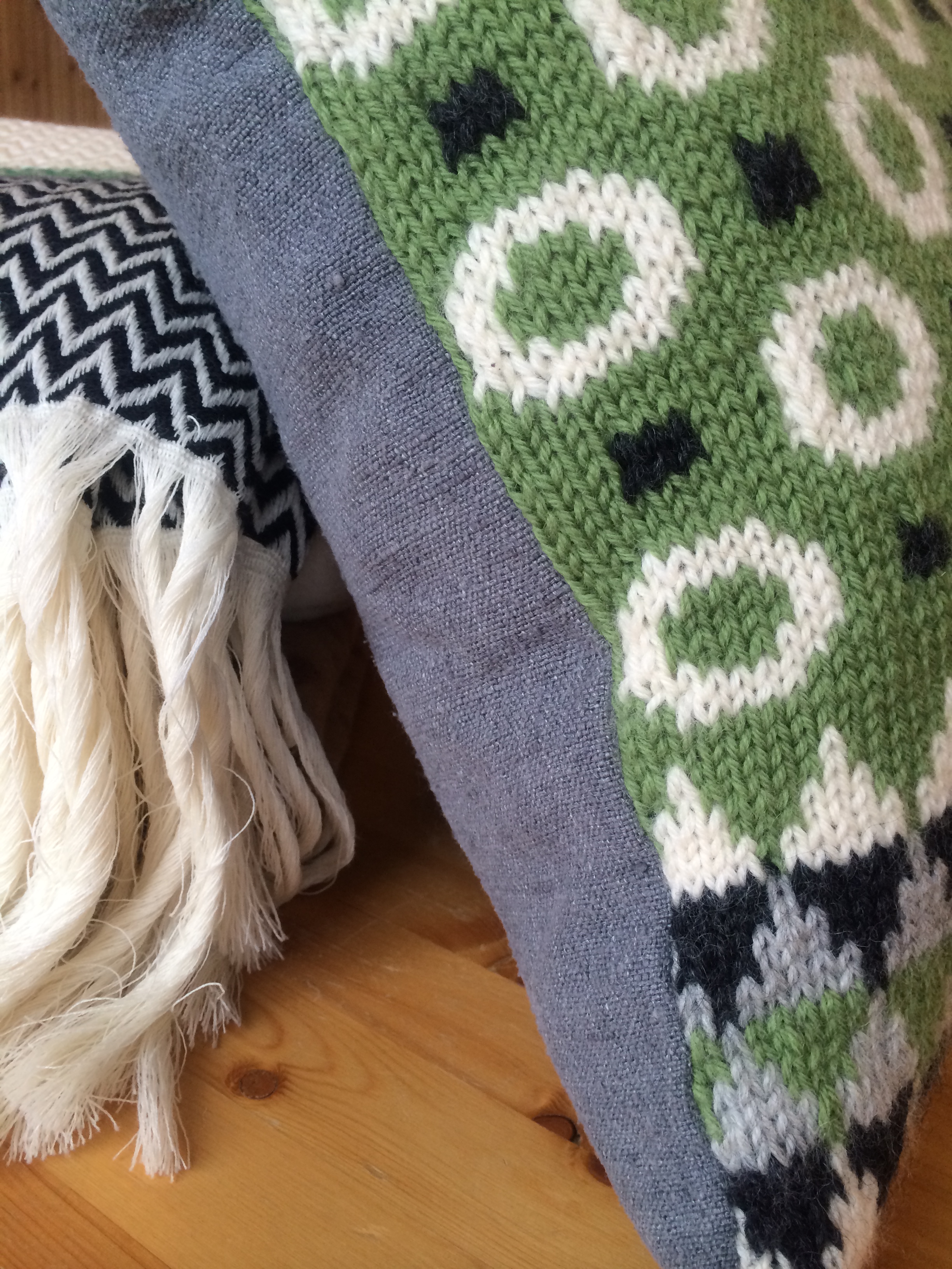 Muckle Pillow 22